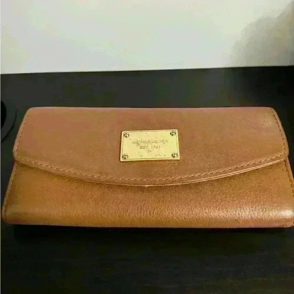 MICHAEL KORS Authentic Woman’s Brown  Wallet EST. 1981 Version Used - Picture 9 of 9